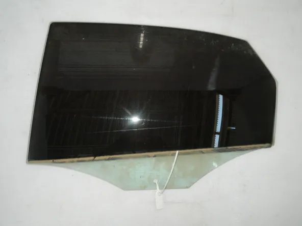 Стекло двери Volkswagen Polo MK5 CFN Зад. Лев (Б/У)