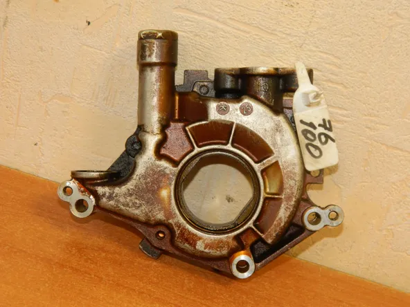 Насос масляный NISSAN VQ30DE (Б/У) 76100