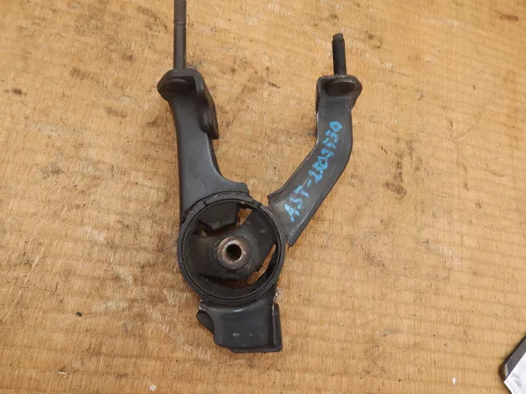 Подушка двигателя TOYOTA AVENSIS AZT250 Зад (Контрактный) 37550806