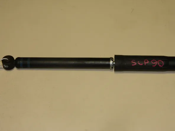 Амортизатор TOYOTA VITZ SCP90 Зад (Контрактный) 45992086