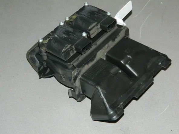 Воздуховод AUDI Q7 4L (Б/У) 35020598 4L0857042