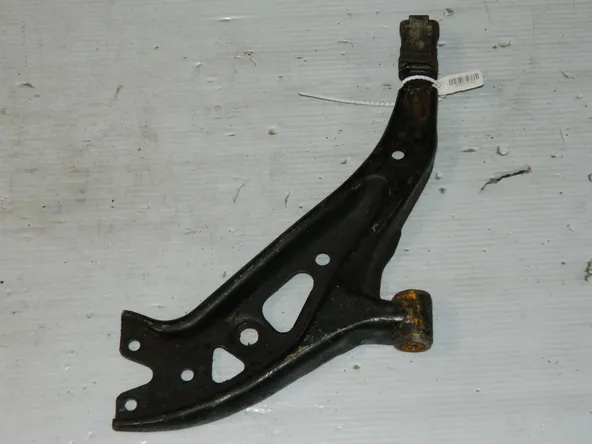 Рычаг подвески TOYOTA STARLET EP91 Перед Прав (Контрактный) 45993642