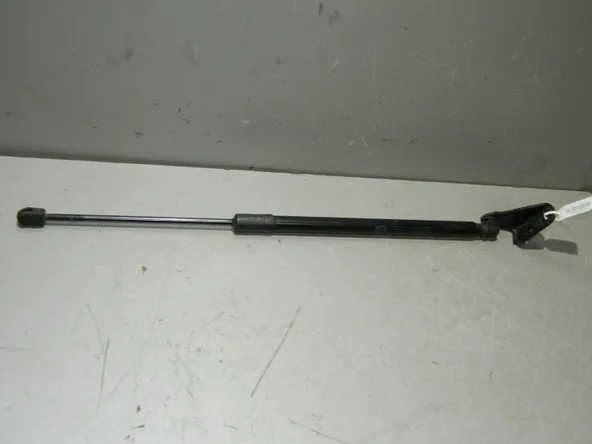 Амортизатор багажника Kia Sportage QL (Б/У)