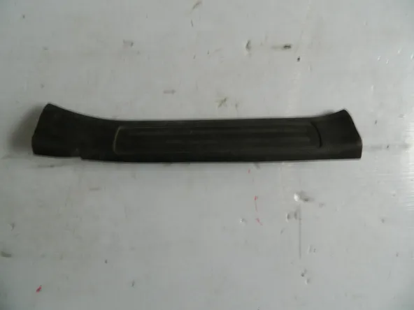 Накладка на порог MAZDA 3 BL Зад Лев (Контрактный)