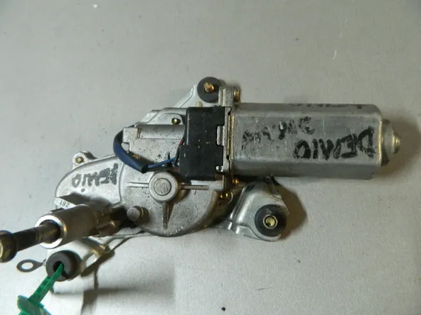 Мотор заднего дворника MAZDA DEMIO DW3W (Контрактный) 81528719