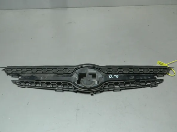 Решетка радиатора TOYOTA ECHO NCP12 (Контрактный) 79773575