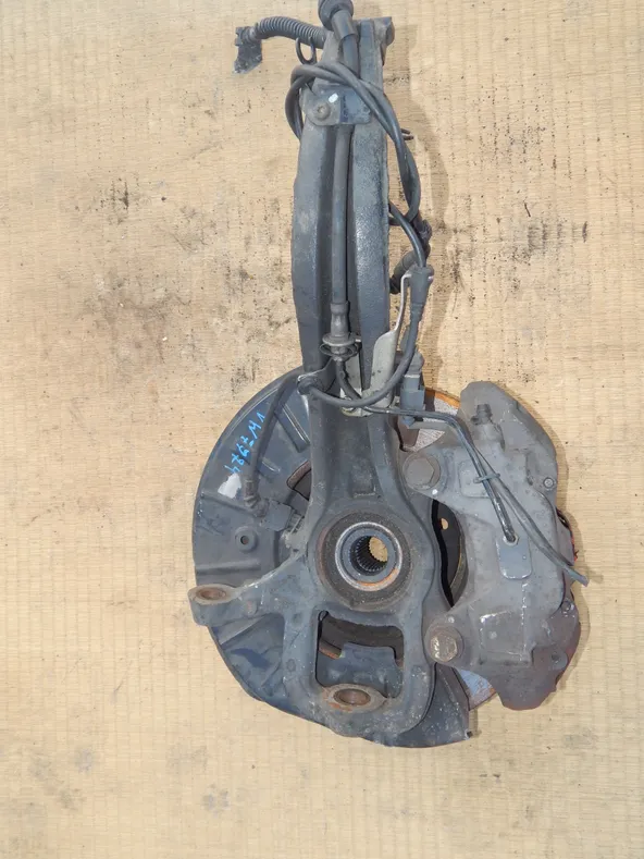 Ступица VOLKSWAGEN TOUAREG 7L7 Перед Лев (Контрактный) 27774801