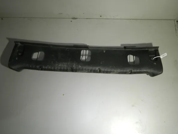 Накладка замка багажника Renault Clio II (Б/У)