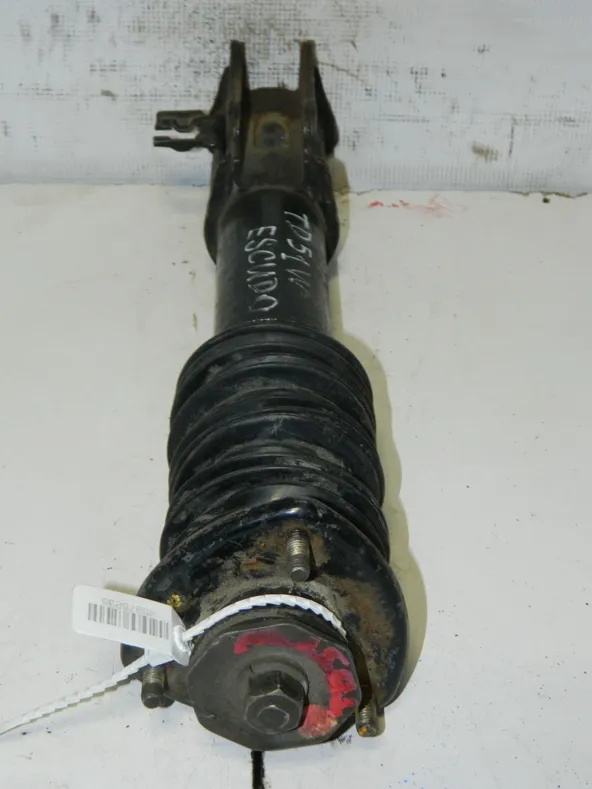 Стойка подвески SUZUKI ESCUDO TD51W Перед Прав (Контрактный) 45976235