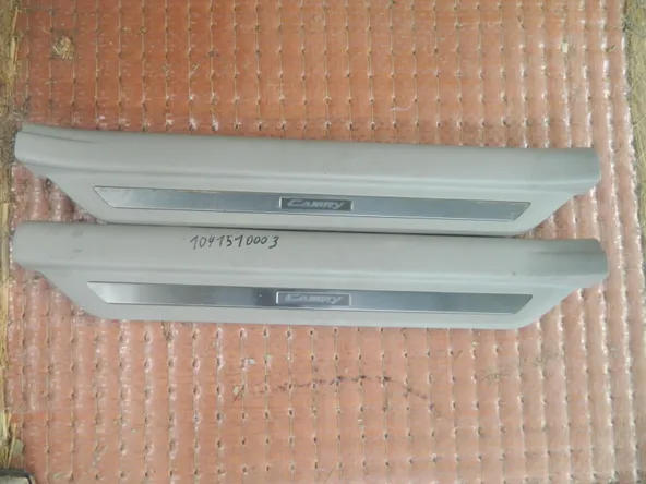 Накладка на порог внутренняя TOYOTA CAMRY ACV40 Перед Пара (Контрактный) 1041510003