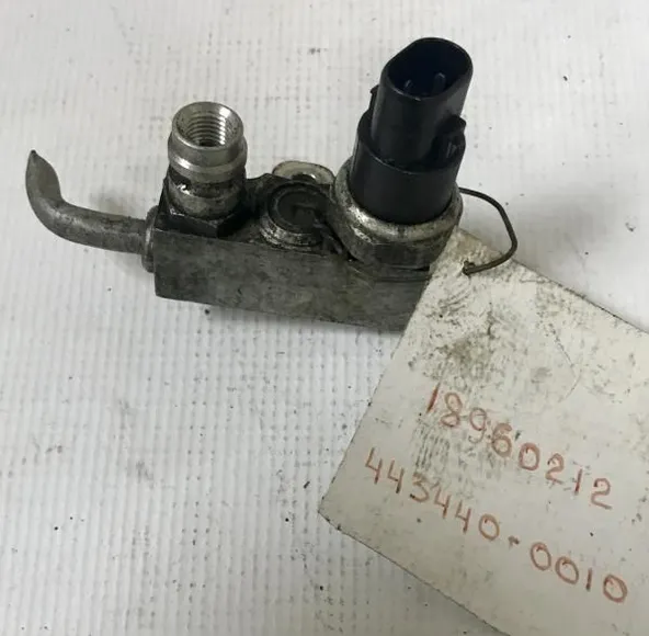 Датчик давления кондиционера TOYOTA SPRINTER CARIB AE115G (Контрактный) 4434400010