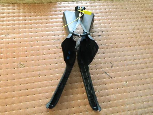 Накладка на порог SUBARU XV GP7 Зад Пара (Контрактный) 94603941