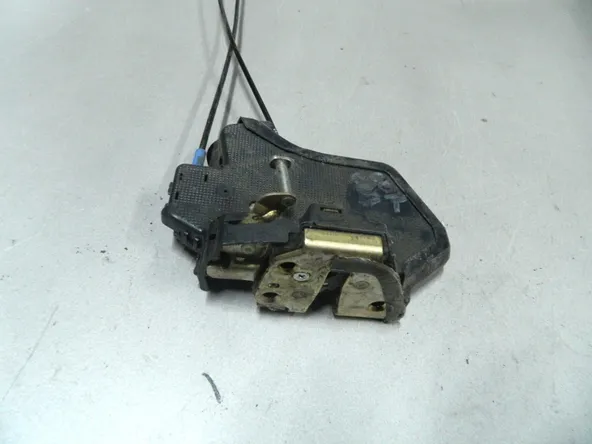 Замок двери с внутр ручкой HYUNDAI SOLARIS RB Задн Прав (Б/У) 69838644 82623RB000
