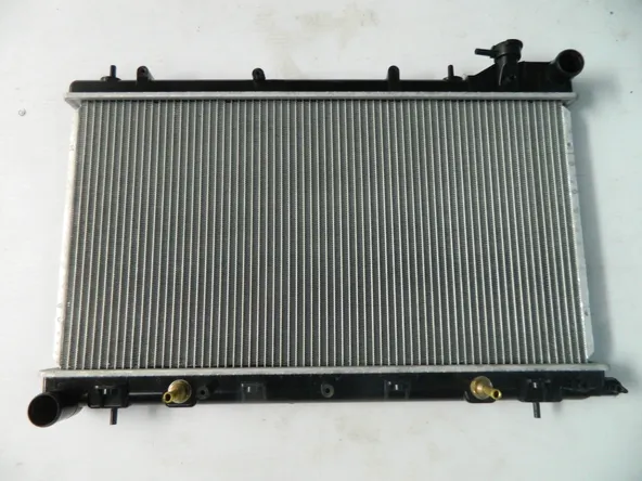 Радиатор охлаждения PANDAPARTS SUB0102 SUBARU Forester, Impreza