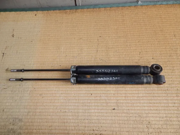 Амортизатор подвески TOYOTA IPSUM ACM21 Зад (ПАРА) (Контрактный) 33392301