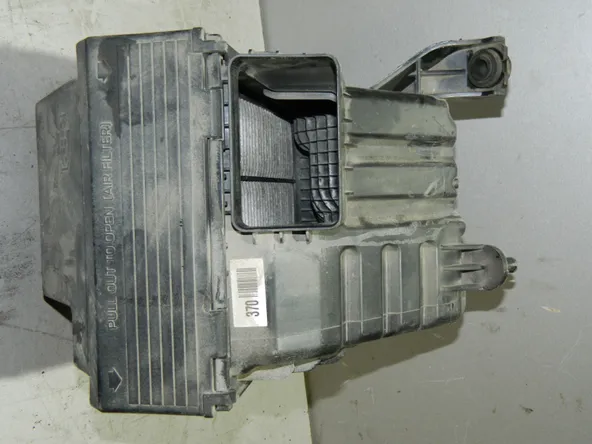 Корпус воздушного фильтра Kia Sportage QL G4NA (Б/У)