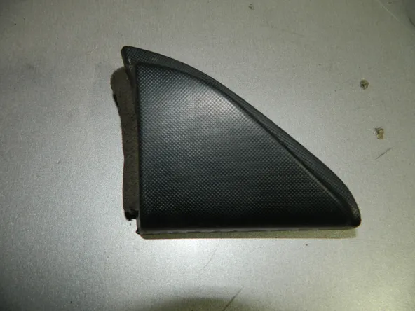 Уголок внутренний TOYOTA COROLLA E120 Перед Прав (Б/У) 45990785 6749112460