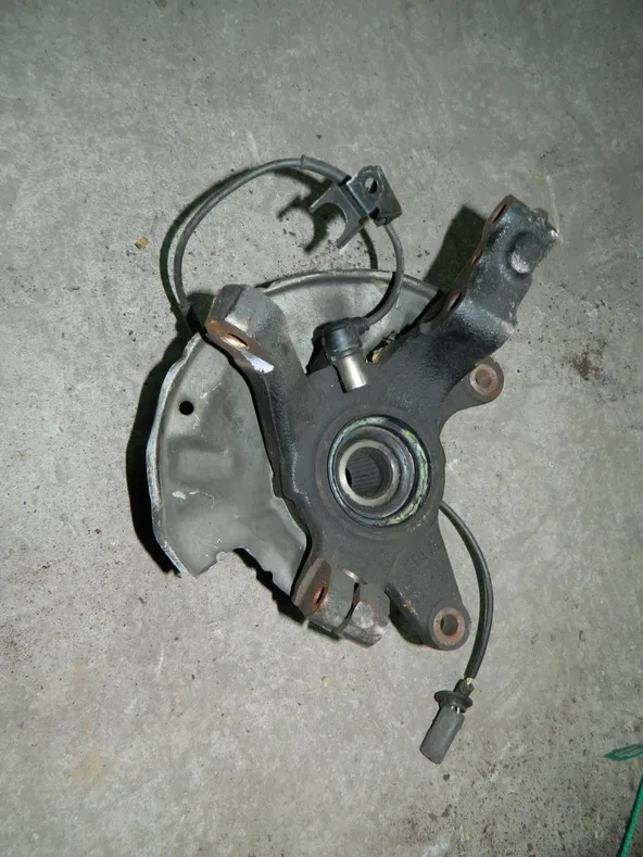 Ступица MAZDA CAPELLA GWEW Перед Лев (Контрактный) 79591027