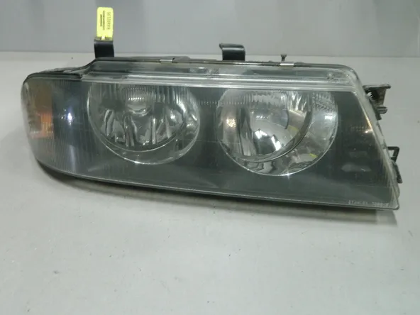 Фара MITSUBISHI DIAMANTE F31A Перед Прав 7090 (Контрактный) 64492135