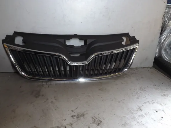Решётка радиатора ATB 1ASR10JX SKODA RAPID I 2012-2020 Хром