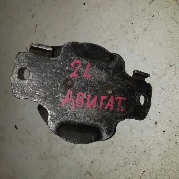 Подушка двигателя TOYOTA MARK II 2L Перед Лев (Контрактный) 1 1236154153