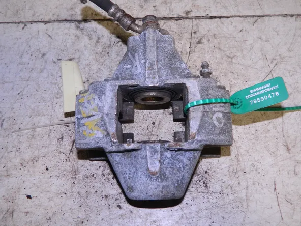 Суппорт TOYOTA MARK II GX110 Зад Прав (Контрактный) 79590478