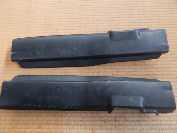 Накладки на пороги перед Suzuki Escudo TDA4W (контрактный) 23429001