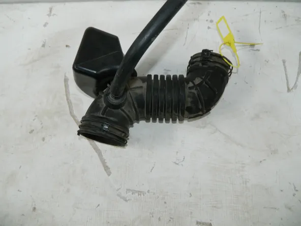 Патрубок воздушного фильтра KIA RIO QB G4FA (Б/У) 40940198