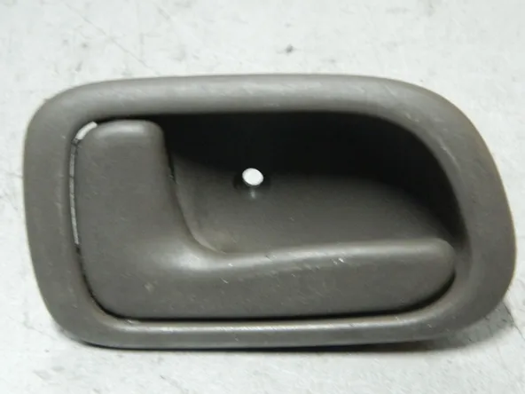 Ручка двери внутренняя TOYOTA SPRINTER AE110 Лев (Контрактный) 81528448