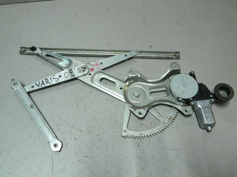 Стеклоподъемник TOYOTA YARIS KSP90 Перед Прав (Контрактный) 79591707