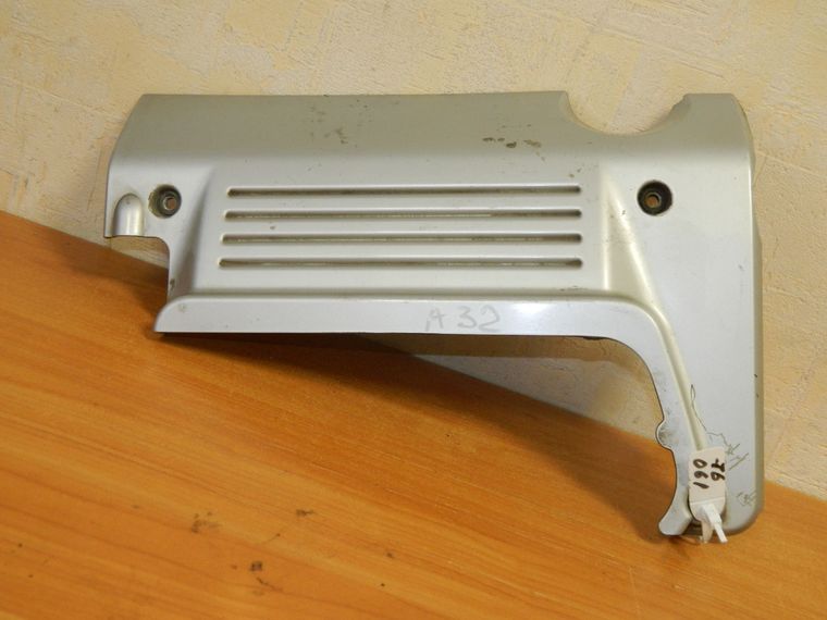 Накладка на двигатель NISSAN VQ20DE (Б/У) 76061