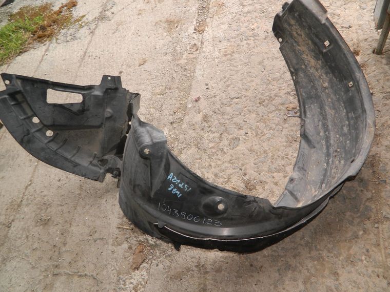 Подкрылок TOYOTA AVENSIS AZT251 Перед Лев (Контрактный) 1043500123