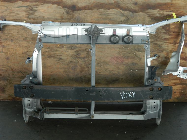 Рамка радиатора TOYOTA VOXY AZR65 (Контрактный) 94584203
