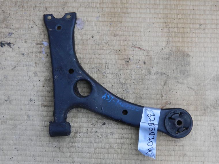 Рычаг подвески TOYOTA AVENSIS AZT250 Перед Прав (Контрактный) 37550704