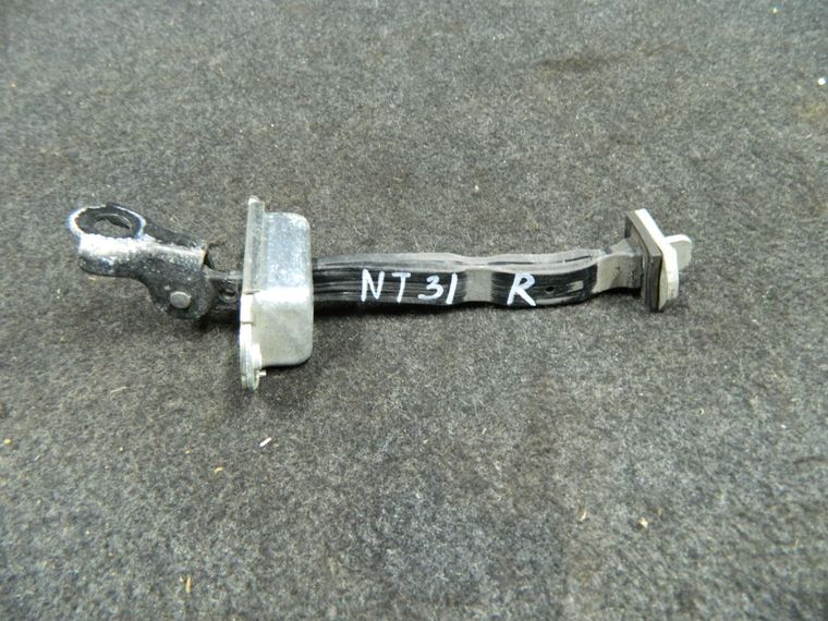 Ограничитель двери NISSAN X-TRAIL T31 Перед Прав (Контрактный) 1102640127