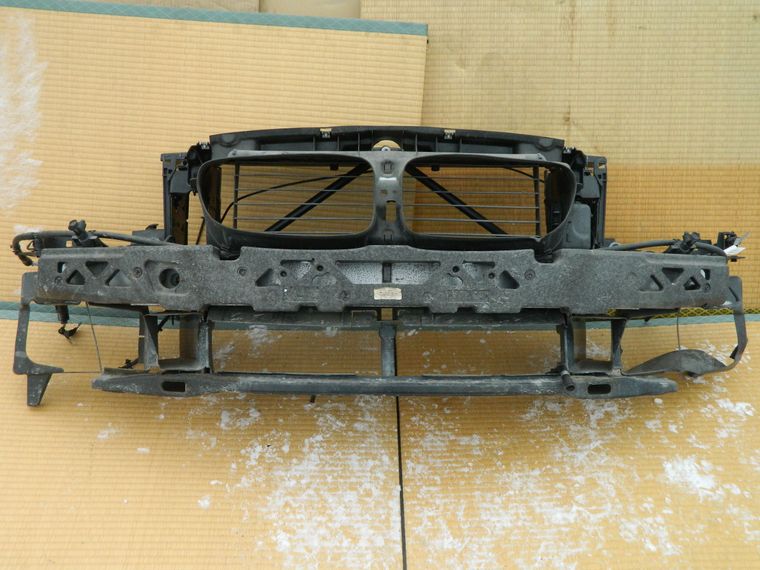 Рамка радиатора BMW 5-SERIES F10 (Контрактный) 24493243