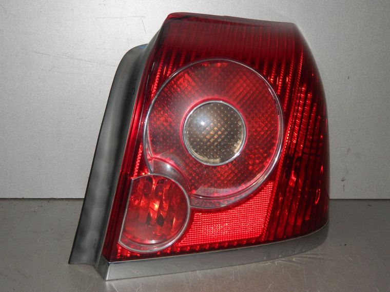 Фонарь TOYOTA AVENSIS AZT250 Зад Прав 35110 (Контрактный) 37550054
