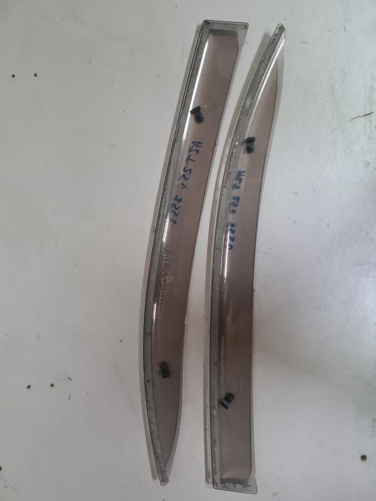 Ветровик TOYOTA AVENSIS AZT250 Перед Пара (Контрактный) 3755000002