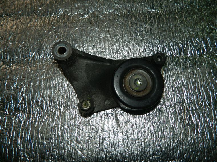 Ролик натяжной TOYOTA IPSUM ACM21 (Контрактный) 33392610