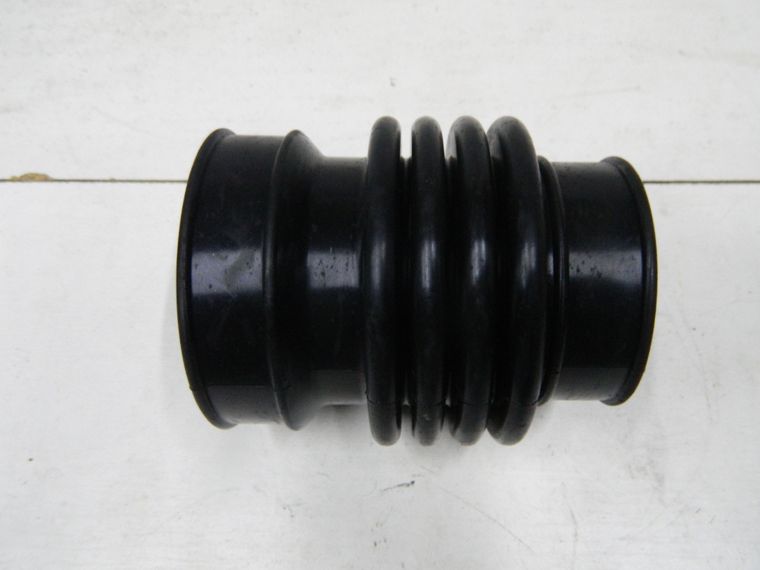 Патрубок воздушного фильтра GENERAL PARTS 165780W000 NISSAN ELGRAND E50 / TERRANO REGULUS R50 VG33E