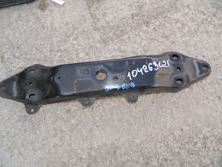 Балка поперечная SUBARU XV GP7 Зад (Контрактный) 104263021