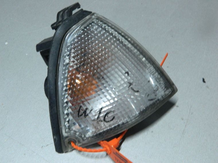 Габарит NISSAN AVENIR W10 Перед Прав (Контрактный) 72367036