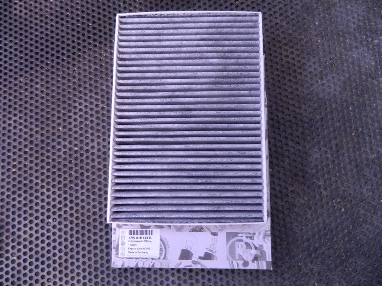 Фильтр салонный VAG 4M0819439B AUDI Q5 / Q7 / Q8
