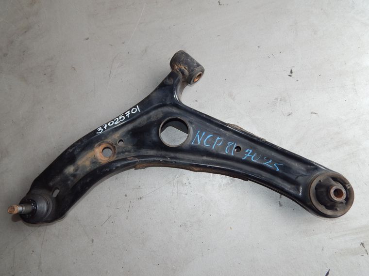 Рычаг подвески TOYOTA SIENTA NCP81 Перед Лев (Контрактный) 37025701