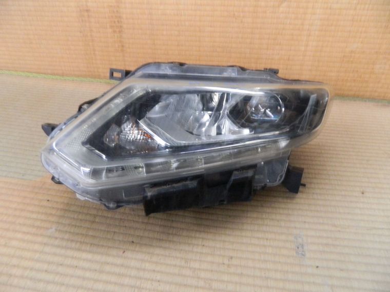 Фара NISSAN X-TRAIL NT32 Перед Лев 10017942 (Контрактный) 22923050