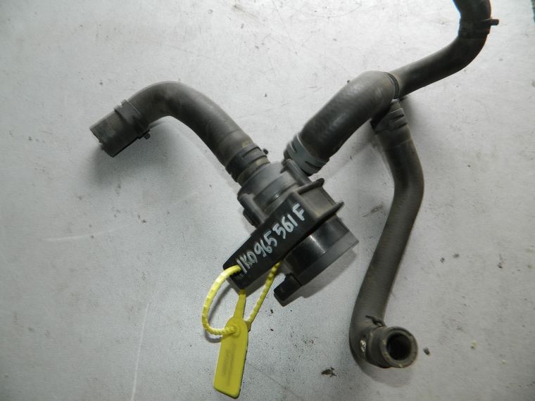 Помпа дополнительная VOLKSWAGEN GOLV VI 5K1 (Контрактный) 94599880