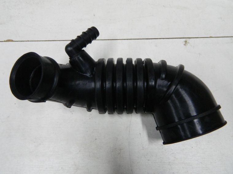 Патрубок воздушного фильтра GENERAL PARTS MN171012 MITSUBISHI L200 KB4T 4D56