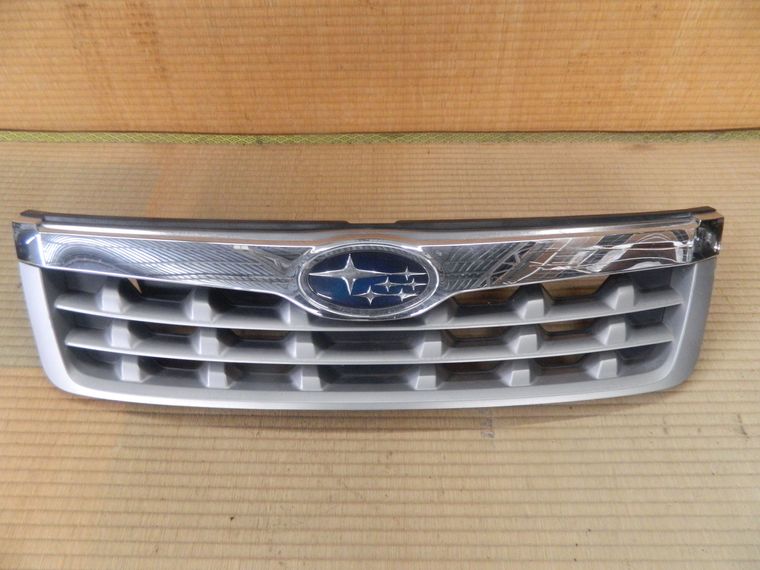 Решетка радиатора SUBARU FORESTER SHJ (Контрактный) 27117060