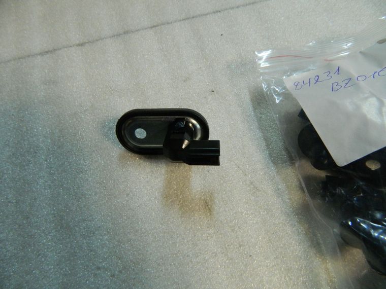 Концевик двери GENERAL PARTS 84231BZ010