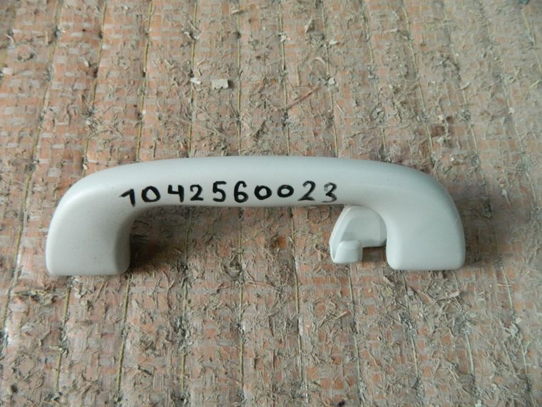 Ручка потолочная MAZDA AXELA BLEFP (Контрактный) 1042560023